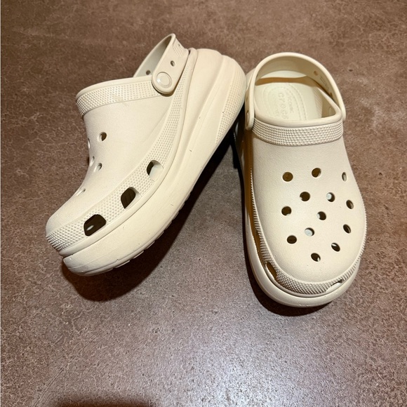 Crocs Iconic Platform Mules - Picture 5 of 5